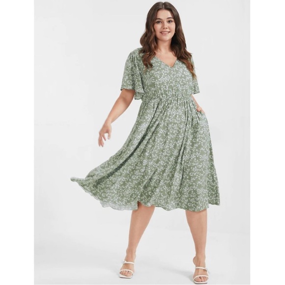 BloomChic Dresses & Skirts - BloomChic Sage Green Floral Dress